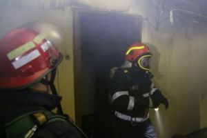 Breaking News. INCEDIU de PROPORȚII într-un BLOC. ZECE persoane au fost EVACUATE