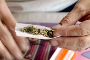 Românii au LIBER la DROGURI. Decizia de ULTIM MOMENT din instanţă CUTREMURĂ România