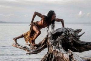 OMUL CAVERNELOR face SENZAȚIE printre FRUMOASELE LUMII. FEMEILE merg până la CAPĂTUL PĂMÂNTULUI pentru a face AMOR cu el. Cum este POSIBIL AȘA CEVA? Galerie foto