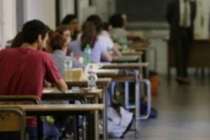 O profesoară, CONDAMNATĂ pentru că a scris pe Facebook:  „Migranţii? Omorâţi-i pe toţi. Vă urăsc blestemaţilor...!” 