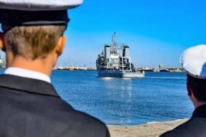 Militarii Forţelor Navale, căzuţi în misiuni, omagiaţi de Ziua Veteranilor din teatrele de operaţii 