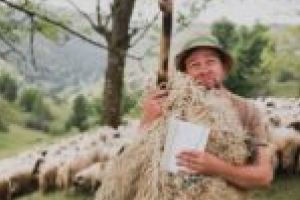 Invitaţie specială de la Văru` Săndel şi echipa: „Pup-o, mă!”, la Reşiţa, Oraviţa şi Caransebeş [VIDEO]