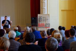 GALERIE FOTO. Dragoş Pătraru, la Satu Mare. Conferinţă de 3 ore