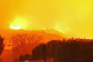 Incendii masive în California: Casele vedetelor şi mai multe platouri de filmare au fost cuprinse de flăcări (VIDEO)