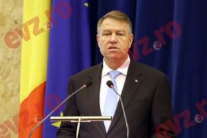 Ce face IOHANNIS la PARIS. Discuţii care pot schimba VIITORUL României