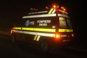 Accident la ieşire din Bradu – O maşină a intrat într-un tractor