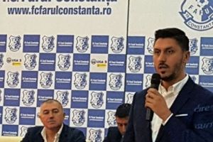 SCANDAL în fotbalul românesc: „Mi-au scris cei de la echipă la pauză că avem un oaspete nepoftit care umblă cu un teanc de bani prin vestiar”