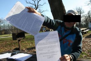 Bărbatul acuzat că şi-a alungat fiica de acasă: Îmi pare rău că nu am lăsat să o ducă la centrul de minori