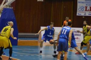 Baschetbaliştii, desprindere rapidă, la Rapid