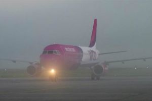 Ceaţă densă în Transilvania: Mai multe curse au fost anulate sau redirecţionate de pe Aeroportul din Cluj