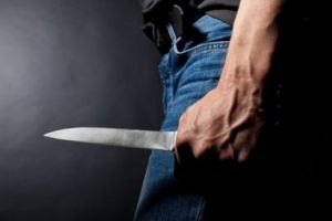 Doamne fereste! Doi tineri au fost injunghiati, azi noapte, la un majorat din Podenii Vechi