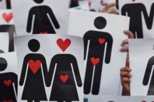 Prima femeie care s-a declarat fără teamă lesbiană  A MURIT. Viaţa sa a fost un CALVAR