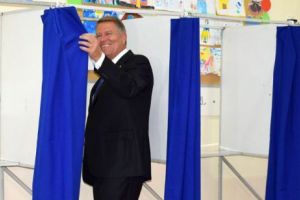 SONDAJ. ULTIMA ORĂ! Susţinere NEAȘTEPTATĂ pentru Klaus Iohannis la PREZIDENȚIALE. Detaliul care poate DECIDE LUPTA FINALĂ pentru Cotroceni