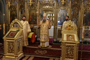 Înaltpreasfinţitul Părinte Varsanufie: „Darul tămăduirii bolilor incurabile de care Sfântul Nectarie s-a învrednicit a fi părtaş de la Dumnezeu se descoperă a fi înflorirea harului divin în sufletul său”