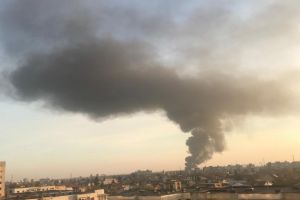 Alerta in judetul Prahova. Un incendiu a izbucnit la un depozit de mase plastice. Intervine SMURDUL  (galerie foto) 