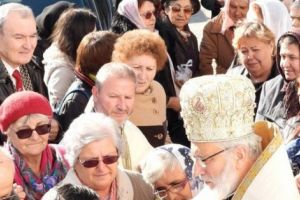 Slujire arhierească în cartierul Războieni