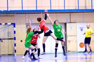 Handbalistele, redutabile pe propriul teren