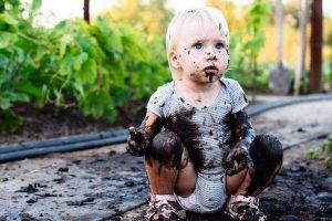 Copiii au nevoie de MICROBI(nu de antibiotice) pentru dezvoltarea IMUNITATII