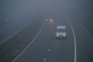 Trafic în condiţii de ceaţă densă pe drumuri naţionale şi pe autostrăzile A1, A3 şi A10