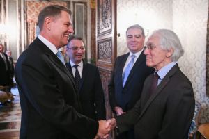 Gluma lui Iohannis cu fizicianul Gérard Mourou – Laureat Nobel în 2018