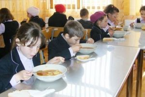 Elevii din Părău vor beneficia şi în acest an de programul „Masa caldă în şcoli”