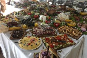 Ristorante del Ponte te aşteaptă cu masa plină cu bunătăţi, în seara de Crăciun