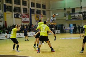 Universitatea a pierdut la 3 goluri în faţa formaţiei Steaua Bucureşti