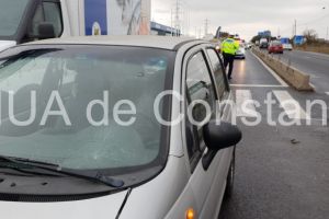 Imagini de la eveniment. Accident rutier pe Șoseaua Mangaliei din Constanta, la iesire catre Cumpana. Un pieton a fost ranit