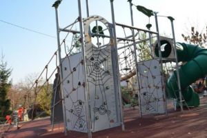 Încă un loc de joacă modernizat