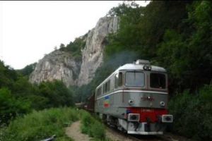 Parlamentul European face reguli noi. Companiile de transport  pot plăti scump greşelile pe care le fac cu călătorii