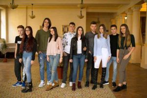 FOTO SONDAJ: Balul Bobocilor 2018, la Colegiul Naţional ”Inochentie Micu Clain” Blaj, în 16 noiembrie. Votează cei mai frumoşi boboci intraţi în lupta pentru Miss şi Mister
