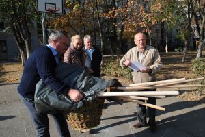 Top 10. Cele mai frumoase asociaţii de proprietari din Oradea au fost premiate de Primărie cu unelte gospodăreşti (FOTO)