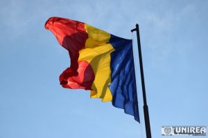 Un tricolor din perioada interbelică, pe drumul Unirii. 100 de români din Covasna îl vor purta în Marşul Centenarului pentru a fi de Ziua Naţională a României la Alba Iulia
