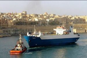 MARINARI români, în PERICOL. Blocaţi în LIBIA după ce au salvat 90 de migranţi
