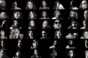 Expoziţie cu portrete ale tinerilor institiţionalizaţi, într-un proiect având ca scop îmbunătăţirea percepţiei de sine