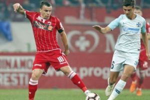 Dinamo şi FCSB s-au chinuit să joace în tranşeele „Arenei Naţionale”