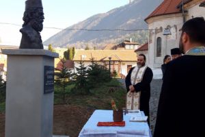 Primul monument din România, dedicat cărturarului român Diaconul Coresi, la Braşov