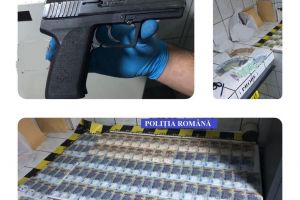 Trei bărbaţi care au furat dintr-o casă din Rodna bani şi un pistol cu aer comprimat, prinşi de poliţişti (FOTO)