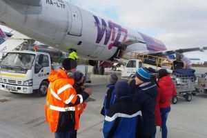 20 de copii şi tineri din Dumbrăveni iau locul adulţilor şi încearcă profesia la care ...