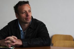Pe mâna americanilor: Hackerul orădean Guccifer, predat autorităţilor din SUA