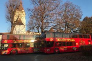 Autobuze turistice de lux pentru obiectivele de referinţă din jurul Braşovului