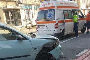 ACCIDENT GRAV în centrul Aradului, cu VICTIME! Un minor a ajuns la SPITAL