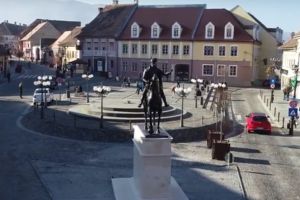 VIDEO Statuia de 1,2 milioane lei cu Mihai Viteazu, amplasată la Cisnădie