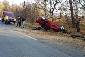 UPDATE FOTO Maşină răsturnată pe Calea Dumbrăvii – Doi răniţi