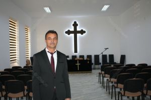 Cum arată capela „de cinci stele” din Livezile. Traian Simionca: E wow! Un rău necesar (FOTO)