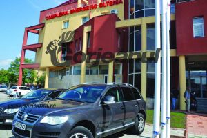 Ce firmă a vândut CEO cele cinci autoturisme 4×4, fiecare având preţul de peste 125.000 de lei?