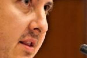 Vicepreşedintele Popovici curăţă pista Aeroportului Caransebeş! De procese şi de şmenuri!