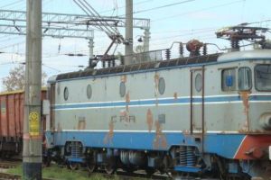 Din cauza unui selfie, un adolescent din Oneşti a fost electrocutat pe calea ferată. Se urcase pe un vagon şi arcul electric de 27.000 de volţi l-a ucis pe loc