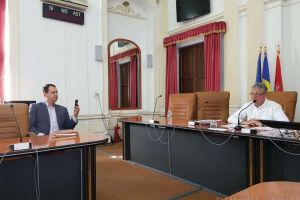 Joc la dublu: Pesedistul Mihai Baneş se ţine de biznis şi propagandă pe bani publici