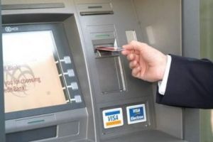 A DOUA BANCĂ din România LOVEŞTE DUR clienţii: COMISIOANE ÎN PLUS. Breaking news